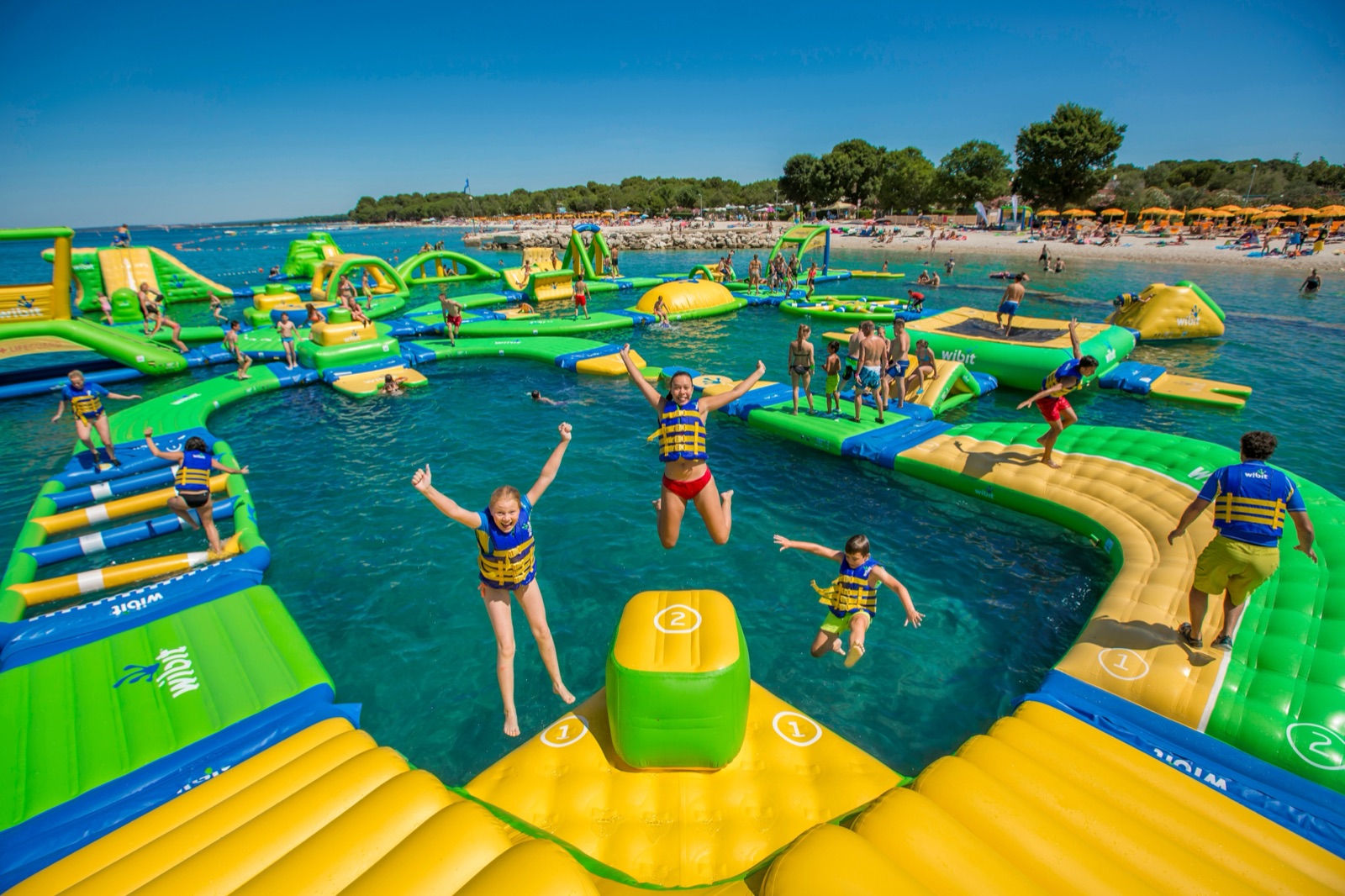 WIBIT AQUA GAMES — Sprung in den Wasser-Parcours