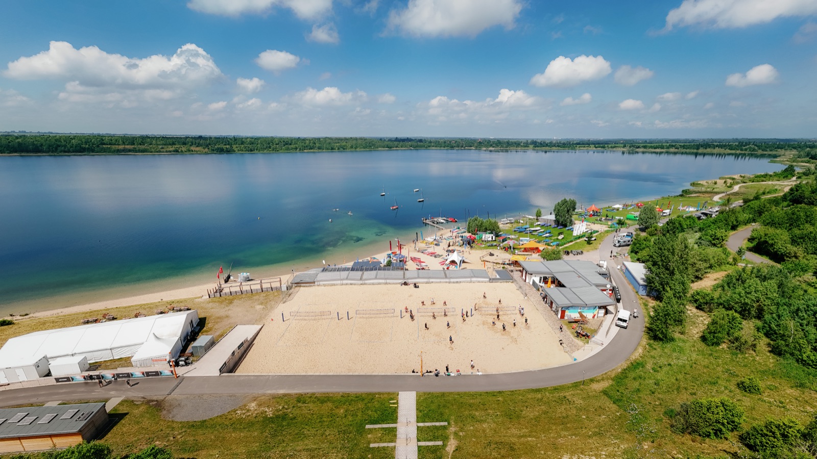 ALL-on-SEA in der Schladitzer Bucht bei Rackwitz — Luftaufnahme